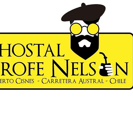 Profe Nelson Hostel Puerto Cisnes Buitenkant foto